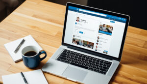 LinkedIn – poradnik: do czego służy i jak z niego korzystać